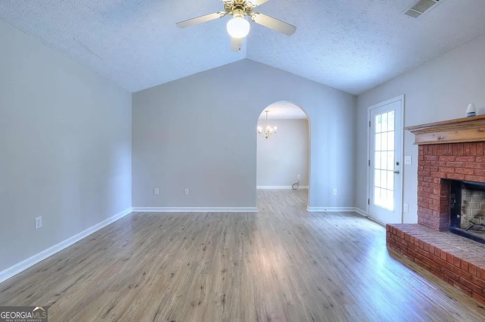 4160 Janel LN Loganville, GA 30052