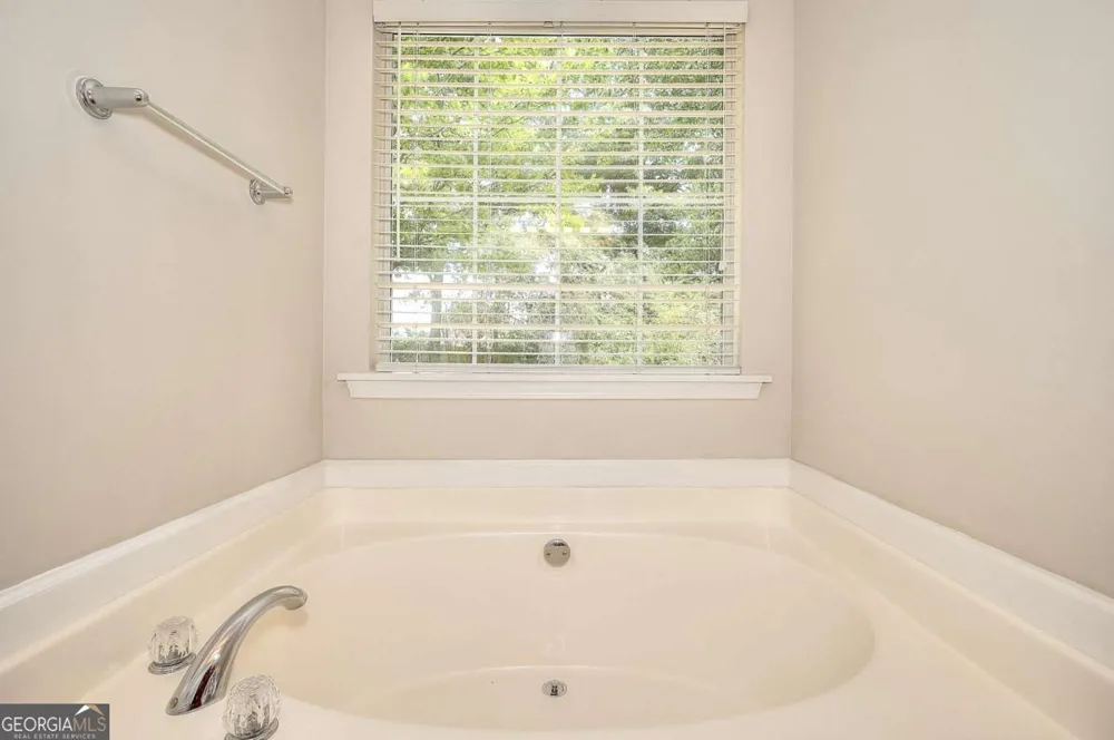 4160 Janel LN Loganville, GA 30052