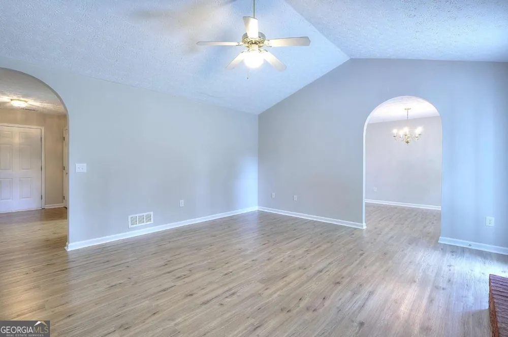 4160 Janel LN Loganville, GA 30052