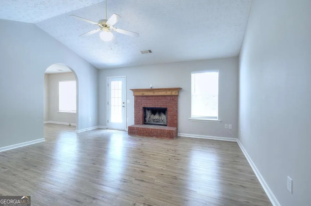 4160 Janel LN Loganville, GA 30052