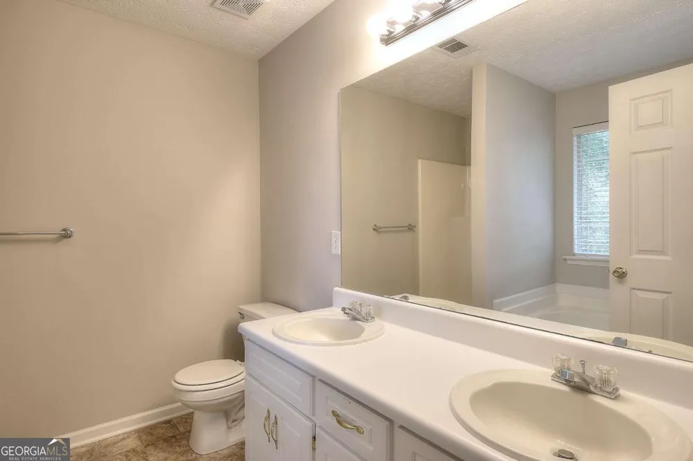 4160 Janel LN Loganville, GA 30052