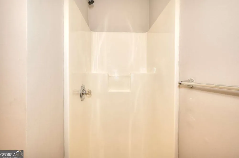 4160 Janel LN Loganville, GA 30052