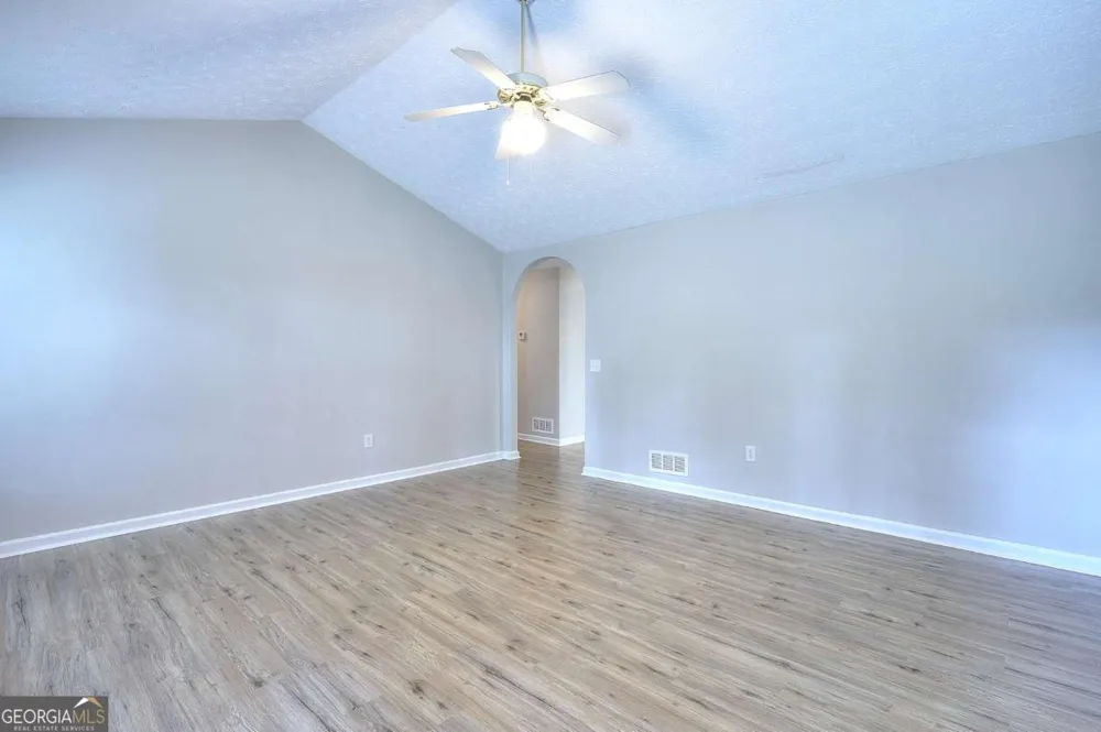 4160 Janel LN Loganville, GA 30052