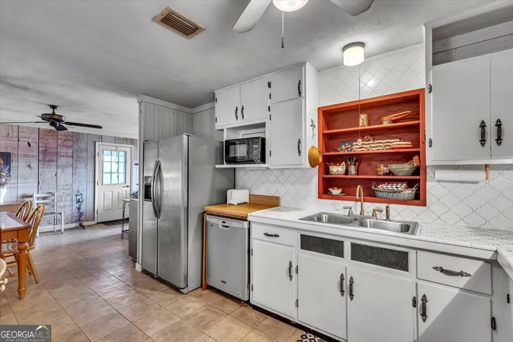 523 Hickory Bluff DR Waverly, GA 31565