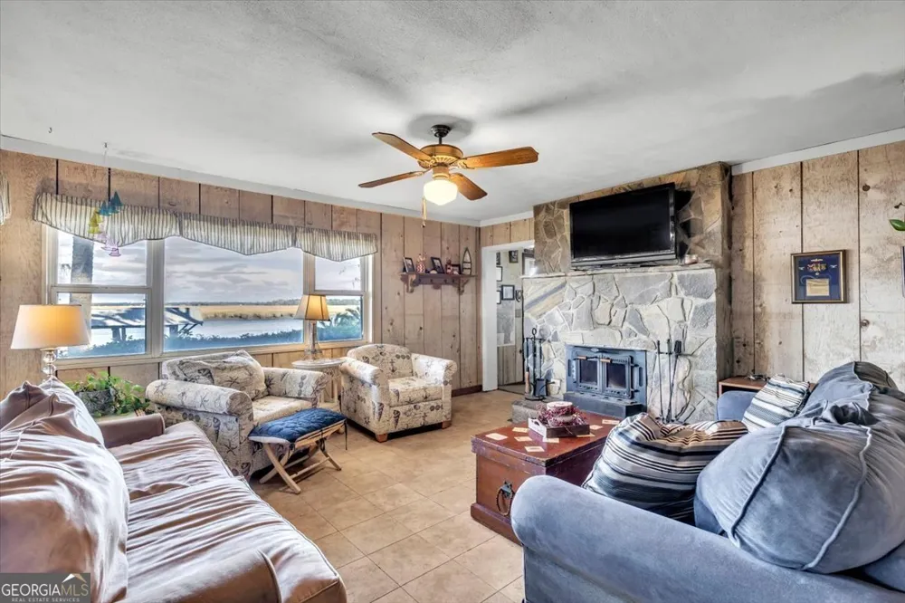523 Hickory Bluff DR Waverly, GA 31565
