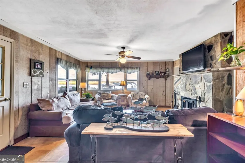 523 Hickory Bluff DR Waverly, GA 31565