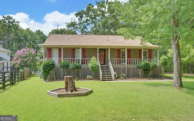 246 Harvey LN Lavonia, GA 30553