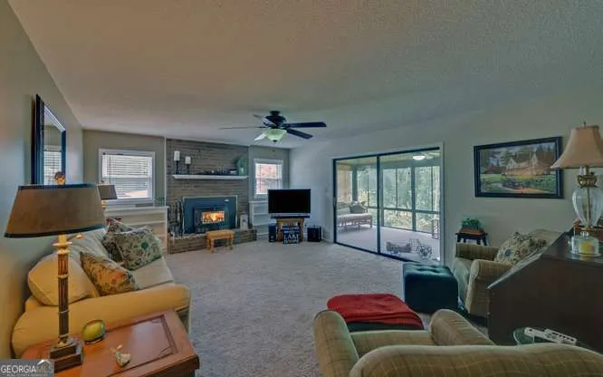246 Harvey LN Lavonia, GA 30553