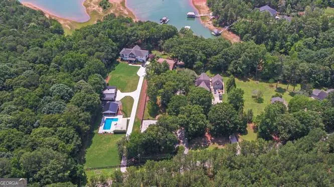 246 Harvey LN Lavonia, GA 30553