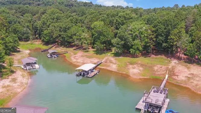 246 Harvey LN Lavonia, GA 30553