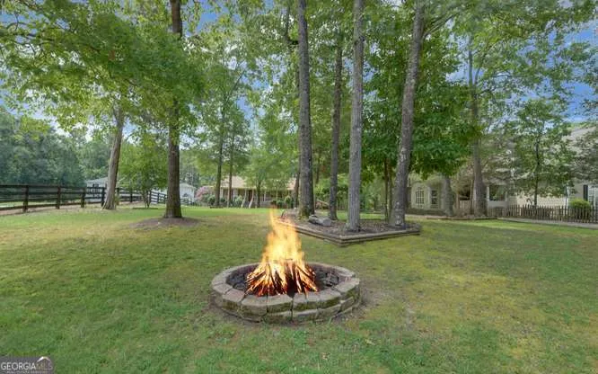 246 Harvey LN Lavonia, GA 30553
