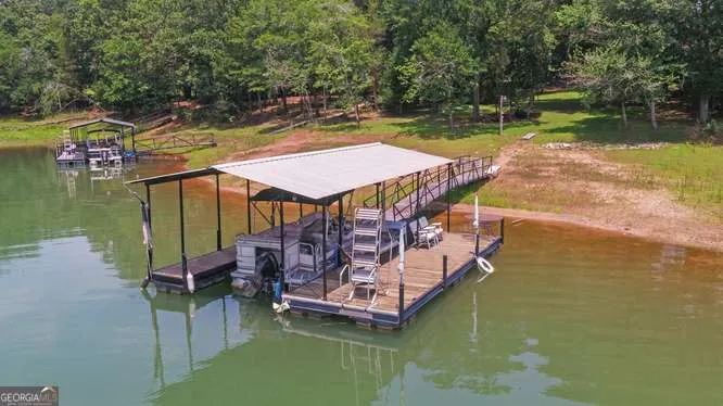 246 Harvey LN Lavonia, GA 30553