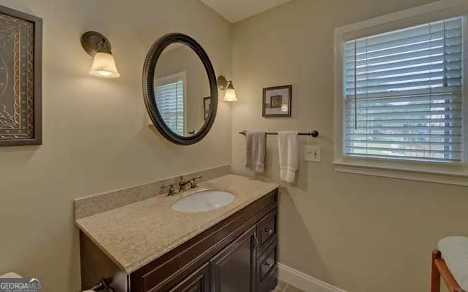 246 Harvey LN Lavonia, GA 30553