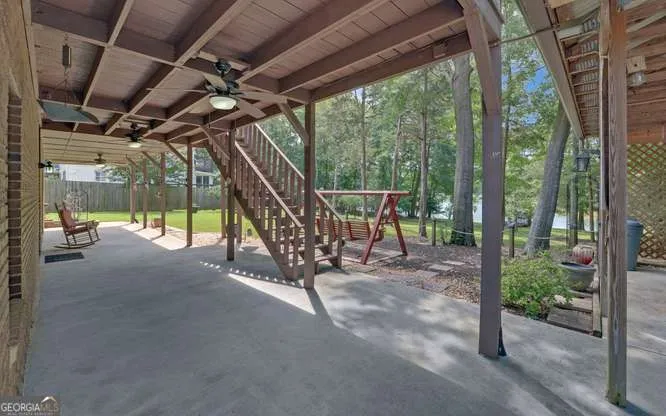 246 Harvey LN Lavonia, GA 30553