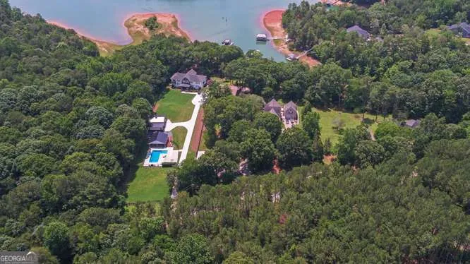 246 Harvey LN Lavonia, GA 30553