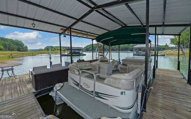 246 Harvey LN Lavonia, GA 30553