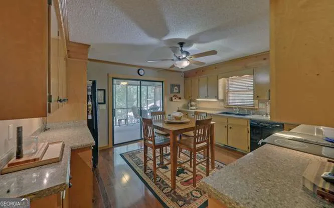246 Harvey LN Lavonia, GA 30553