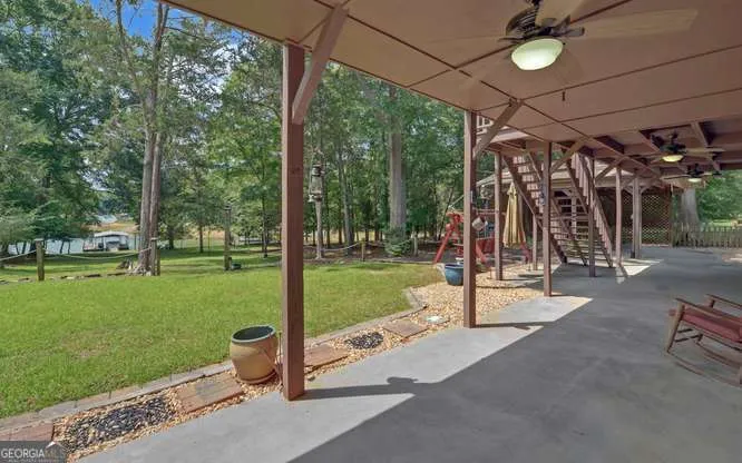 246 Harvey LN Lavonia, GA 30553