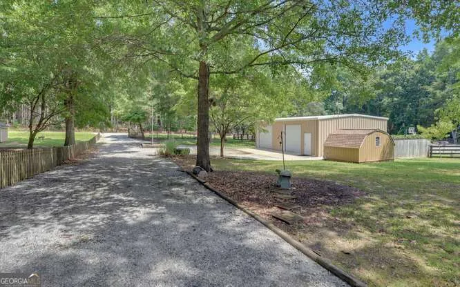246 Harvey LN Lavonia, GA 30553