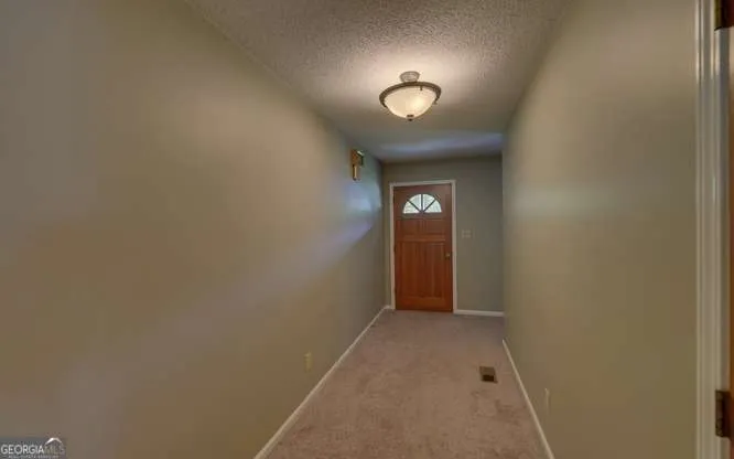 246 Harvey LN Lavonia, GA 30553
