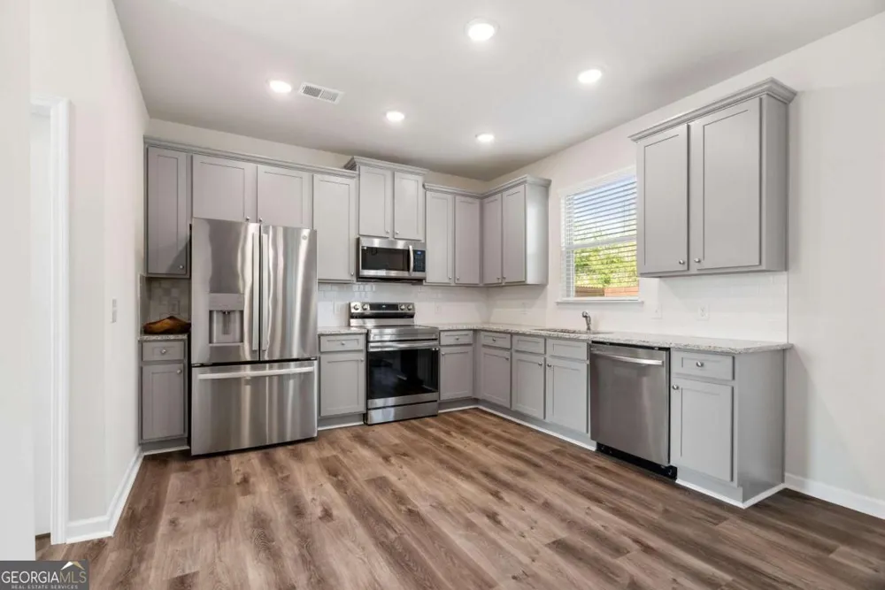 113 Mcginnis CIR Calhoun, GA 30701