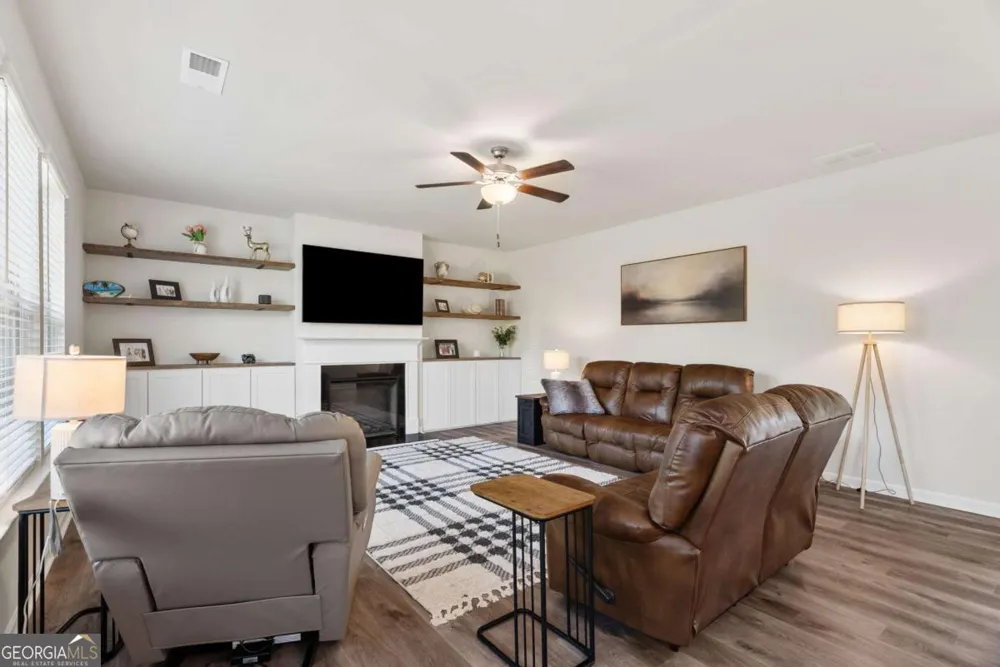 113 Mcginnis CIR Calhoun, GA 30701