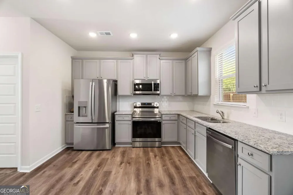 113 Mcginnis CIR Calhoun, GA 30701