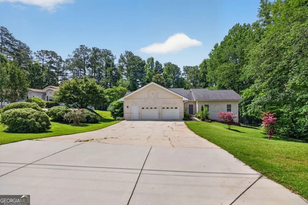 8993 Dornoch CIR Winston, GA 30187