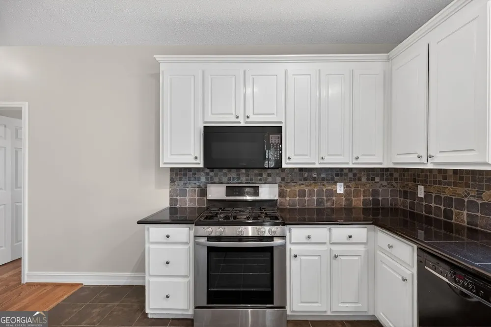 8993 Dornoch CIR Winston, GA 30187