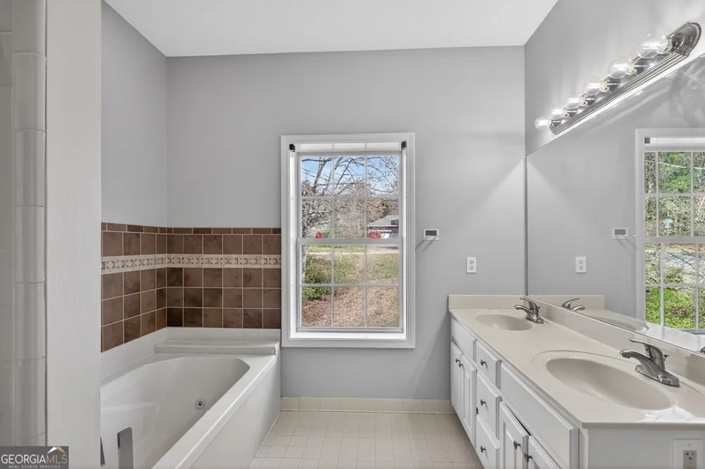 8993 Dornoch CIR Winston, GA 30187