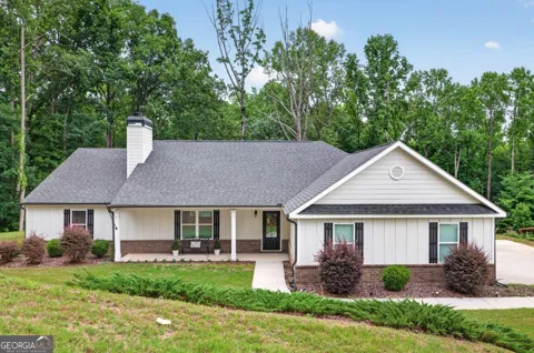 561 Oconee LN
