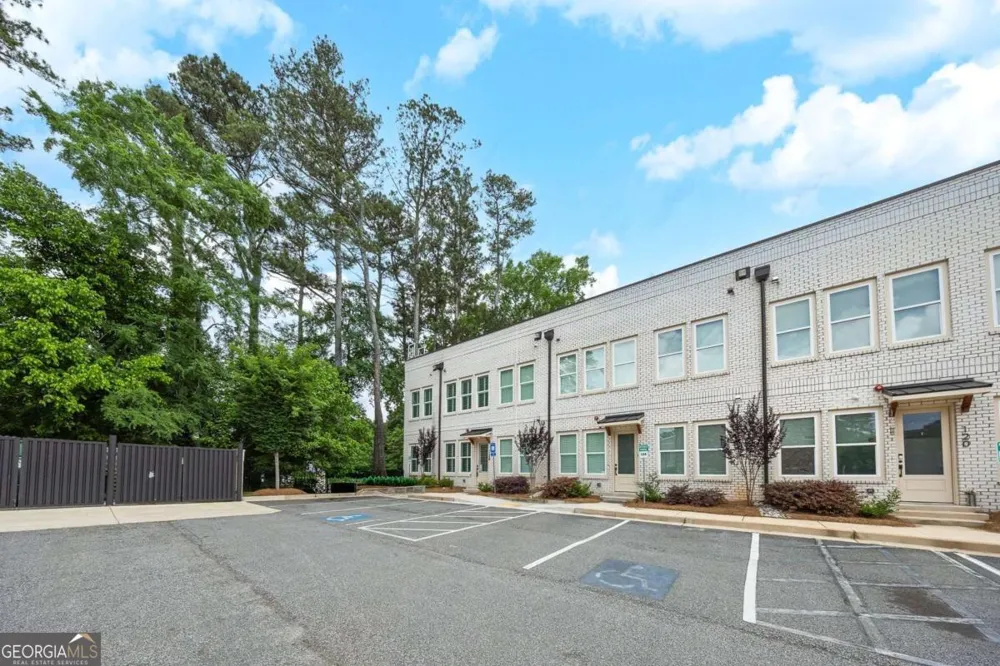 9040 Main ST Woodstock, GA 30188