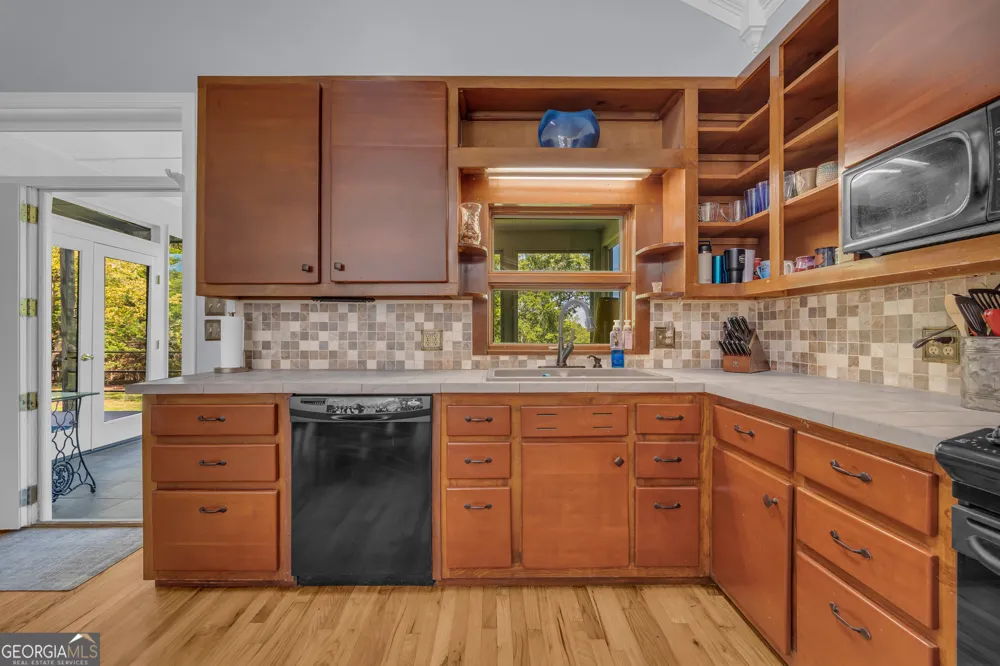 83 Sugar Cane DR Hartwell, GA 30643