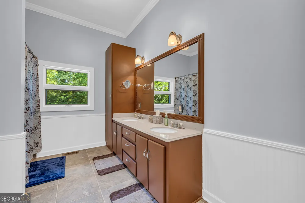 83 Sugar Cane DR Hartwell, GA 30643