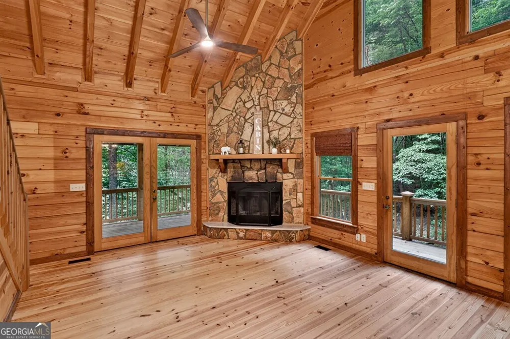 357 Hemlock TRL Blue Ridge, GA 30513