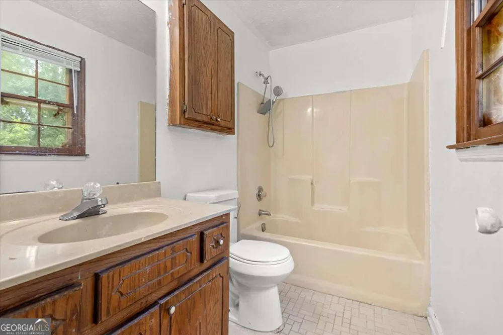 160 Derby Country DR Ellenwood, GA 30294
