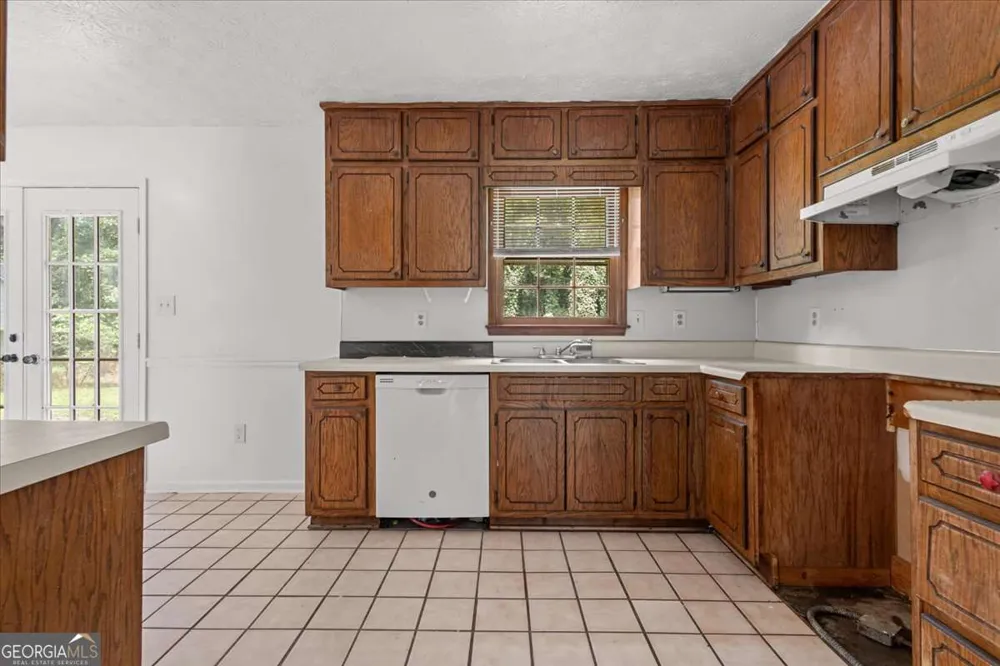 160 Derby Country DR Ellenwood, GA 30294