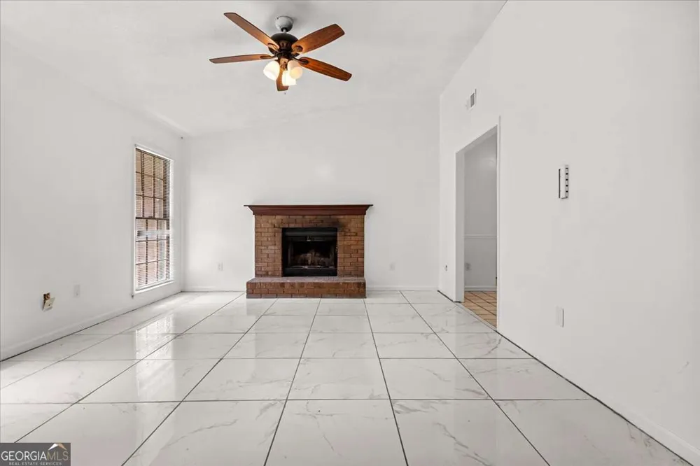 160 Derby Country DR Ellenwood, GA 30294