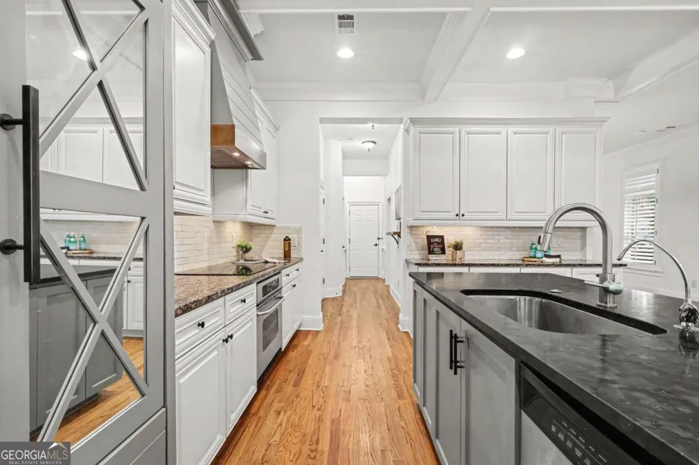 6070 Narcissa PL Johns Creek, GA 30097