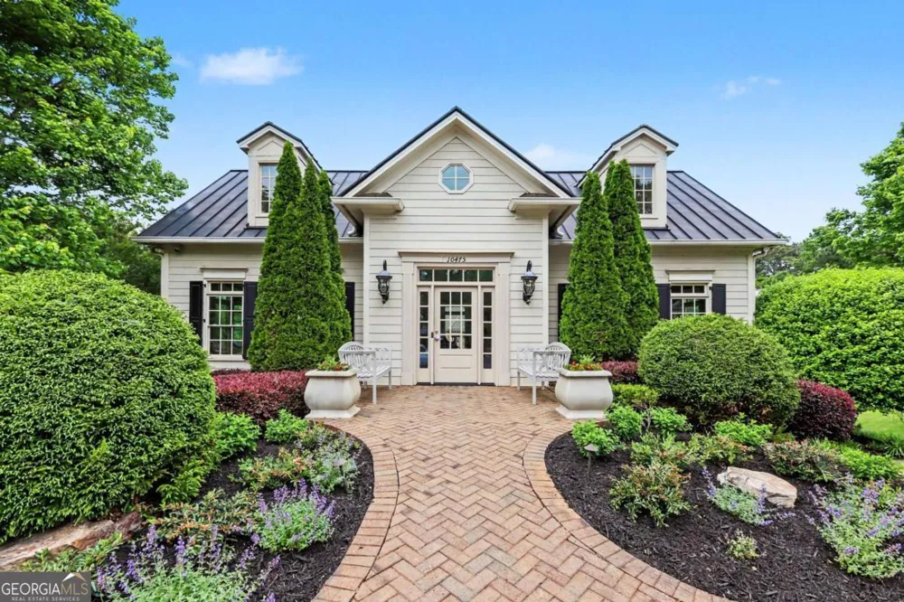 6070 Narcissa PL Johns Creek, GA 30097