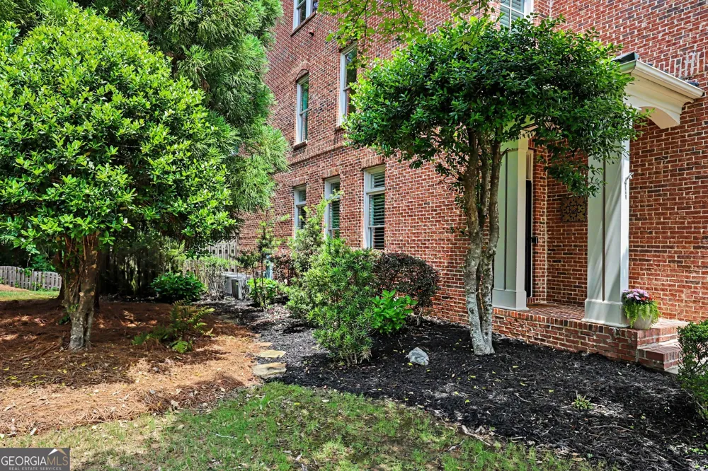 6070 Narcissa PL Johns Creek, GA 30097