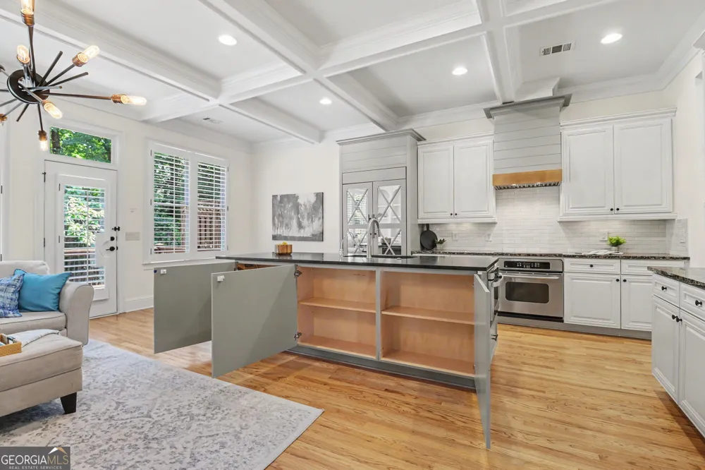 6070 Narcissa PL Johns Creek, GA 30097