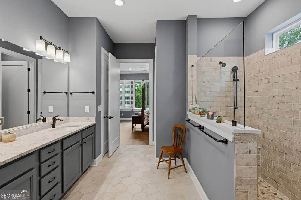 7013 River Rock DR Flowery Branch, GA 30542