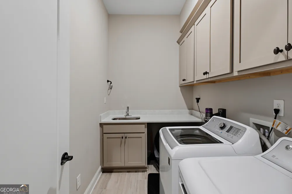 7013 River Rock DR Flowery Branch, GA 30542