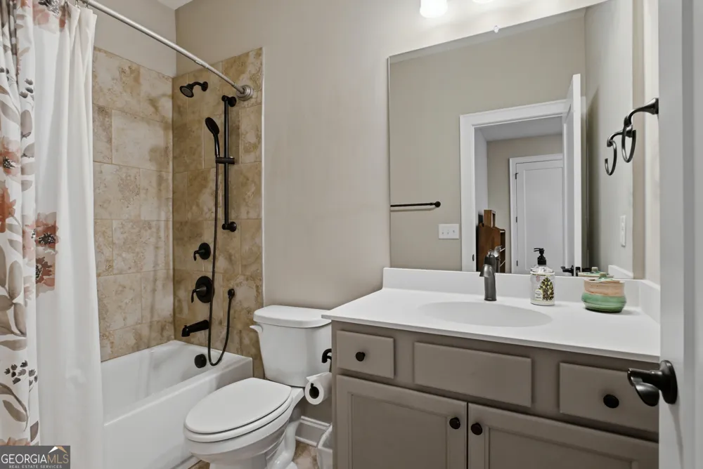 7013 River Rock DR Flowery Branch, GA 30542