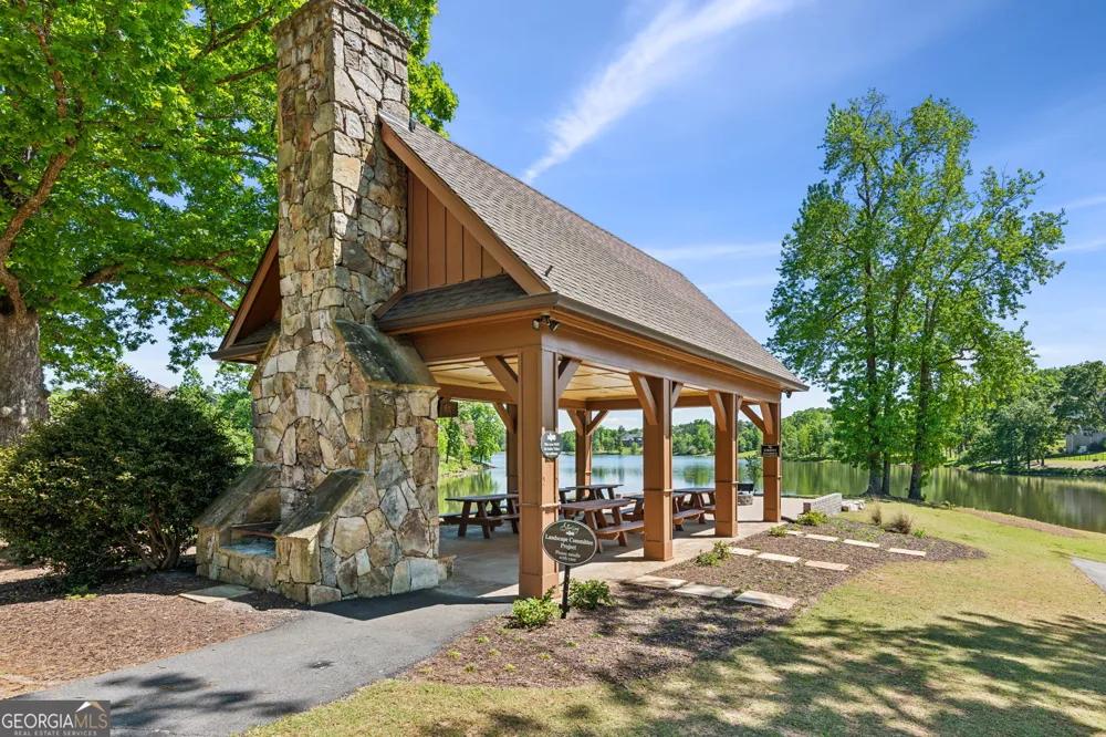 7013 River Rock DR Flowery Branch, GA 30542