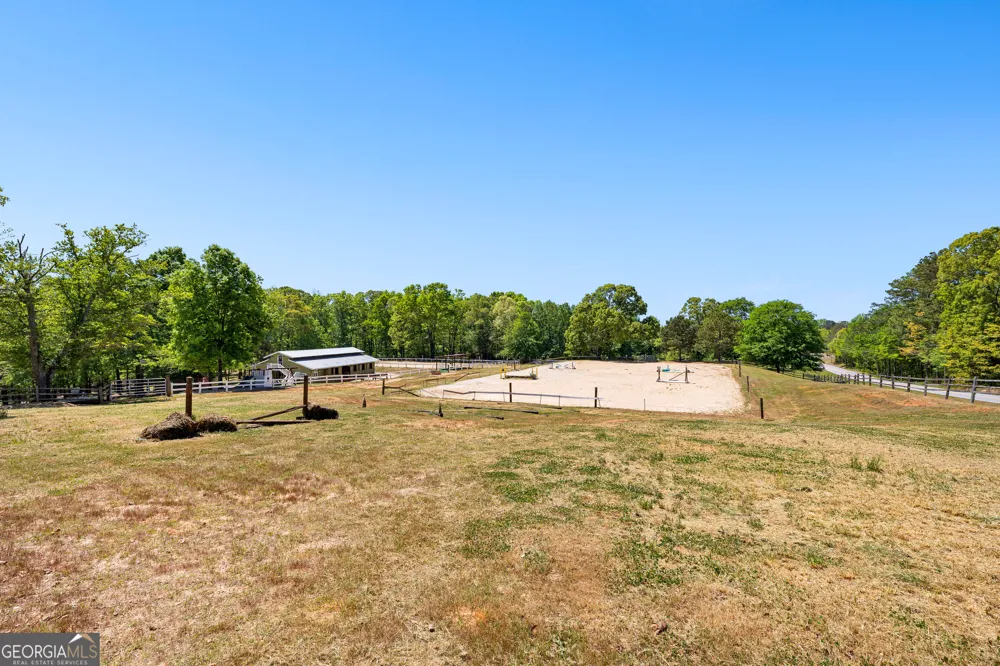 183 Merrell RD Carrollton, GA 30116