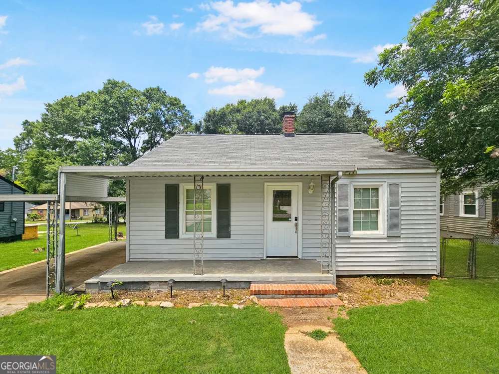 202 White ST Hogansville, GA 30230