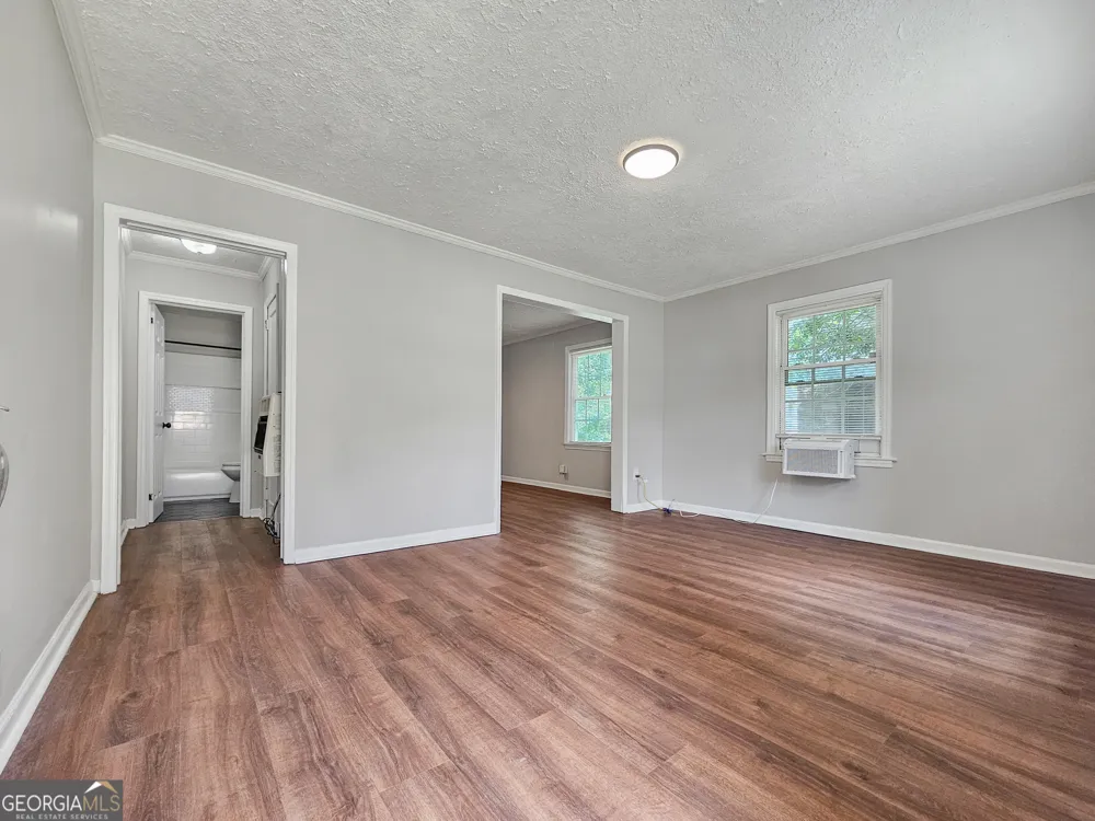 202 White ST Hogansville, GA 30230