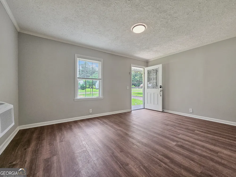 202 White ST Hogansville, GA 30230